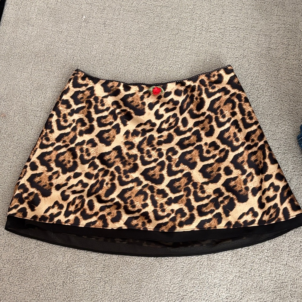 Chic Leopard Print Mini Skirt